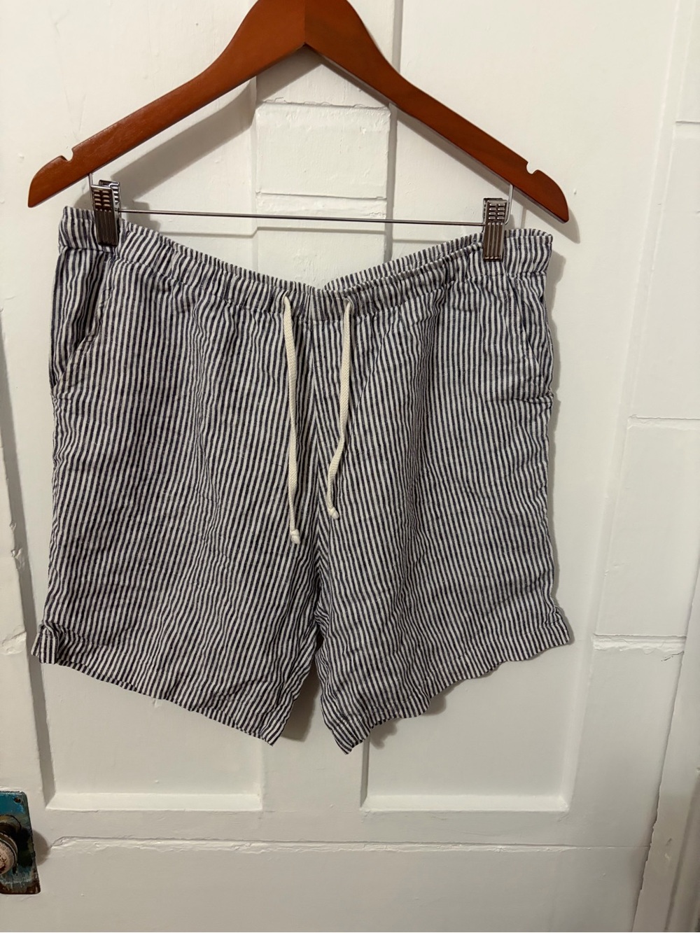 Alex Crane Linen Shorts Striped
Drawstring